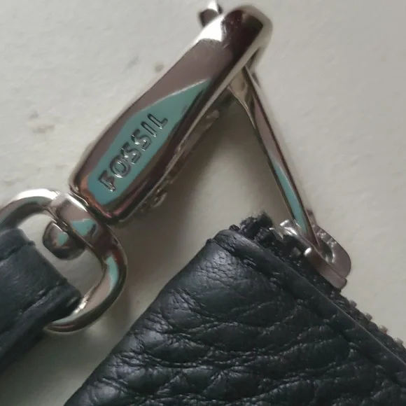 Fossil Zip Wristlet - Picture 3 of 7